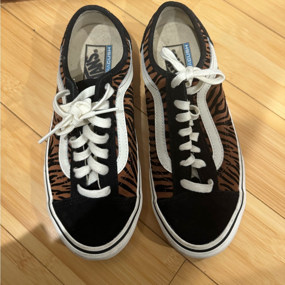 Vans - Picture 2 of 3